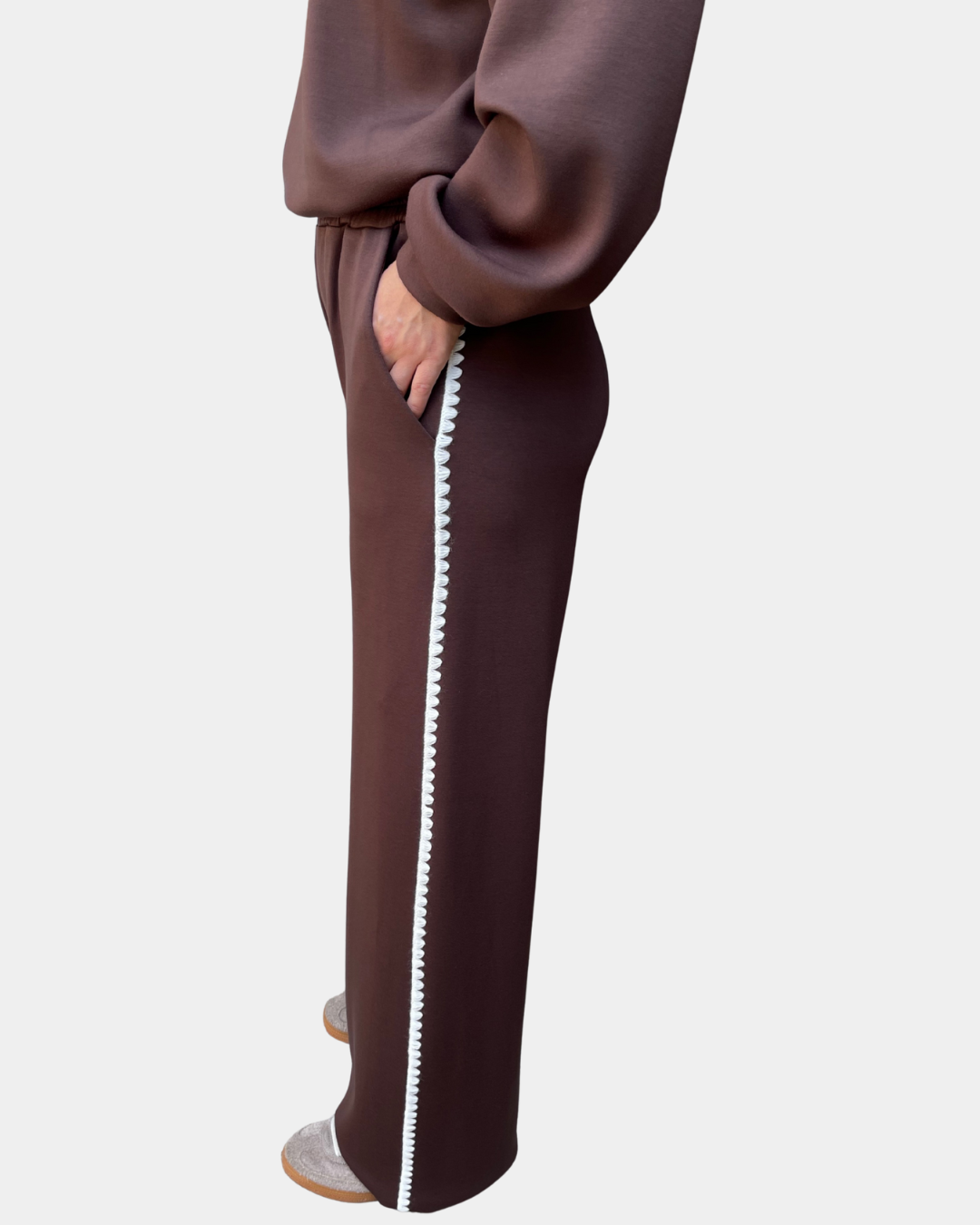 Set brown