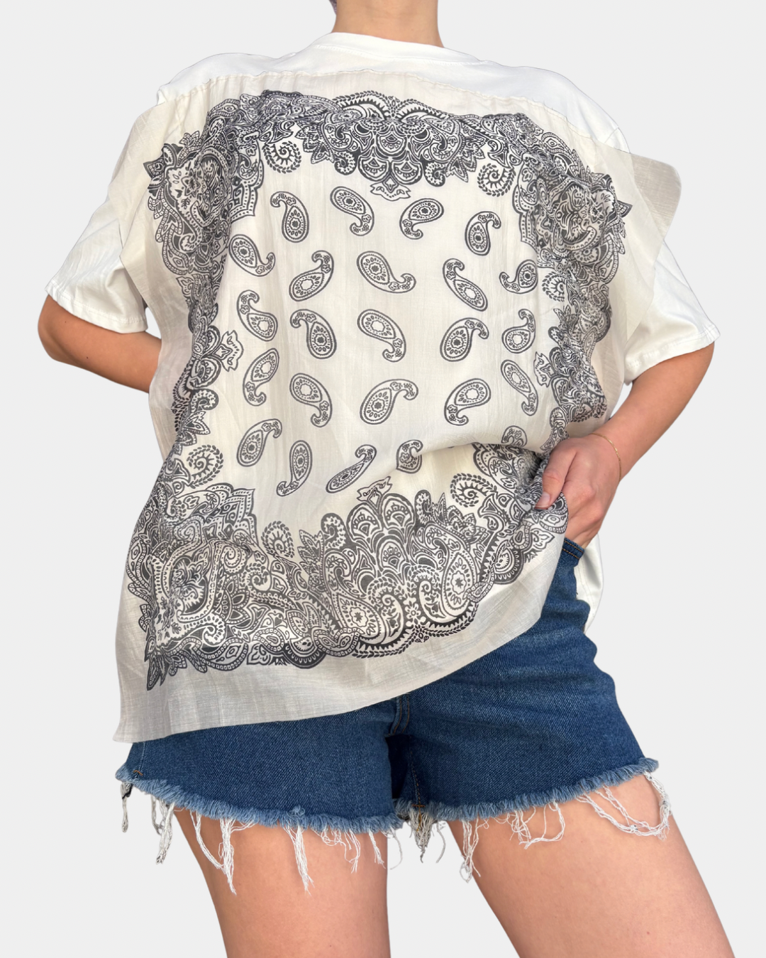 T-shirt bandana bianca e nera