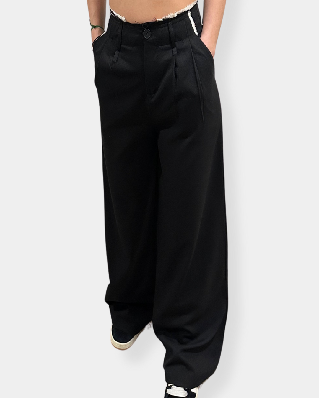 Pantalone vita alta taglio vivo
